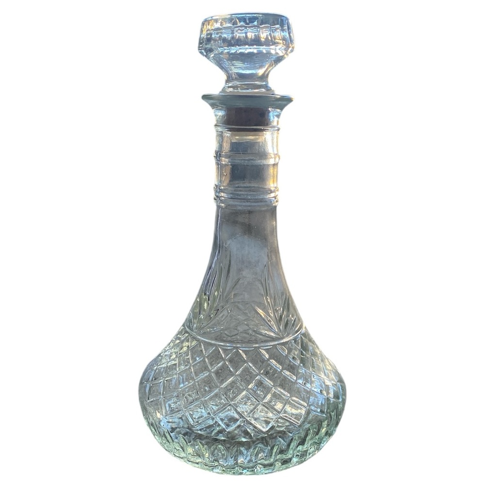 Mogen David Vintage Beautiful Clear Etched Glass Decantur MD 1980-1986